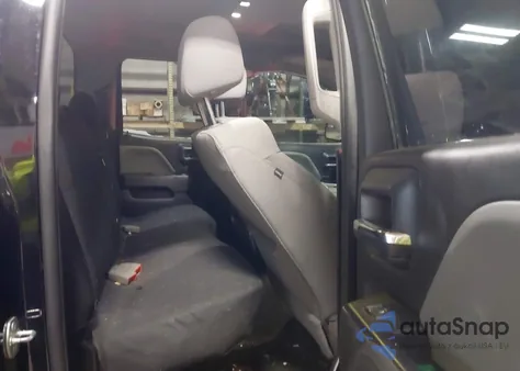 2017 Chevrolet Silverado 1500 Custom z USA, uszkodzony, nr VIN 1GCVKPEC2HZ241707